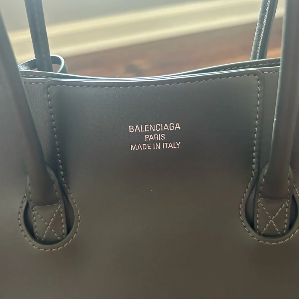 Balenciaga Medium Bel Air Carry All Dark Khaki Leather Tote - Picture 3 of 8